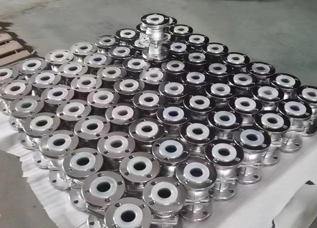 Características das válvulas de esfera revestidas com PFA